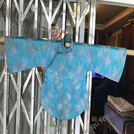 上海市老旗袍回收公司  老绣花旗袍回收  老段子旗袍收购价格