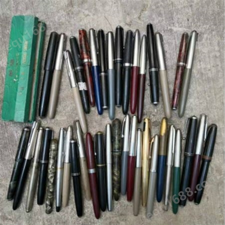 老瓷器笔筒回收价格  老瓷器印泥缸收购   老瓷器笔筒回收