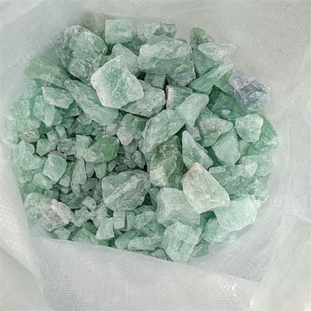 高纯度低杂质萤石块水晶原石裸石颗粒含量95以上工业级玻璃用